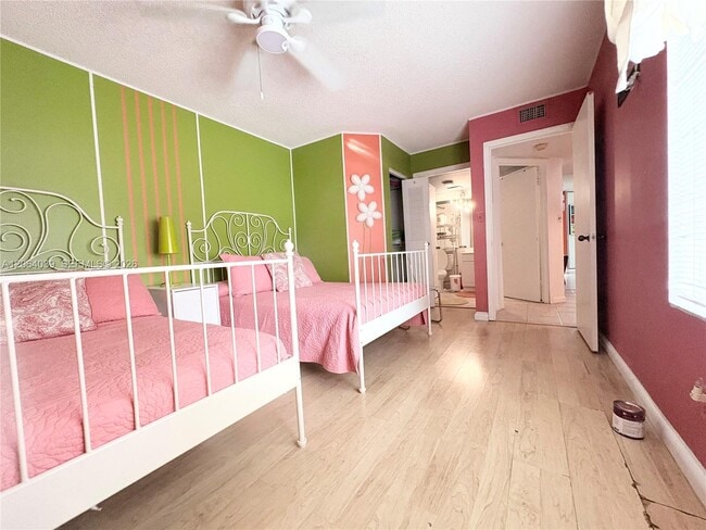 Building Photo - 929 Coral Club Dr