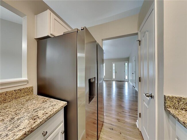 Building Photo - 129 Bethany Forrest Ln