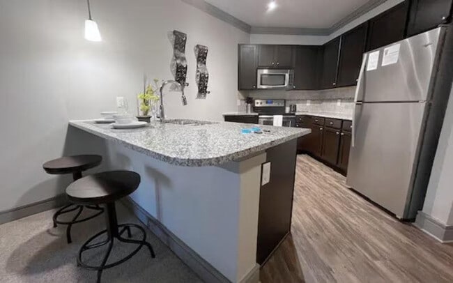 Foto del edificio - 700 Venue Wy