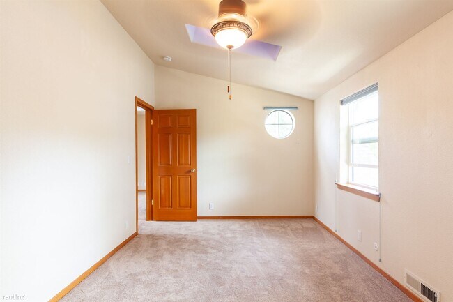 Building Photo - 4 br, 3 bath House - 537 Mountain View Ave