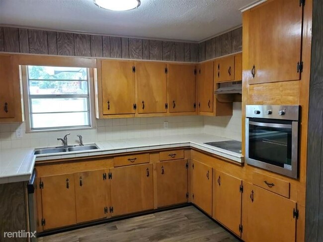 Building Photo - 3 br, 1.5 bath House - 260 Woodland Estates