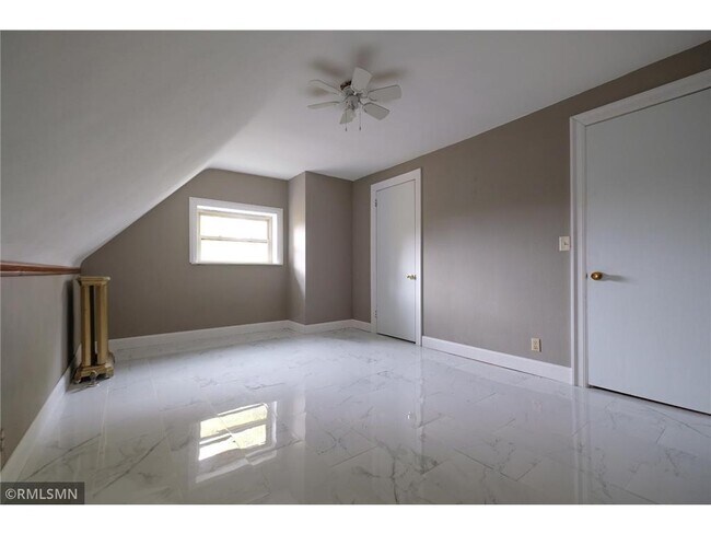Foto del edificio - 490 Summit Ave