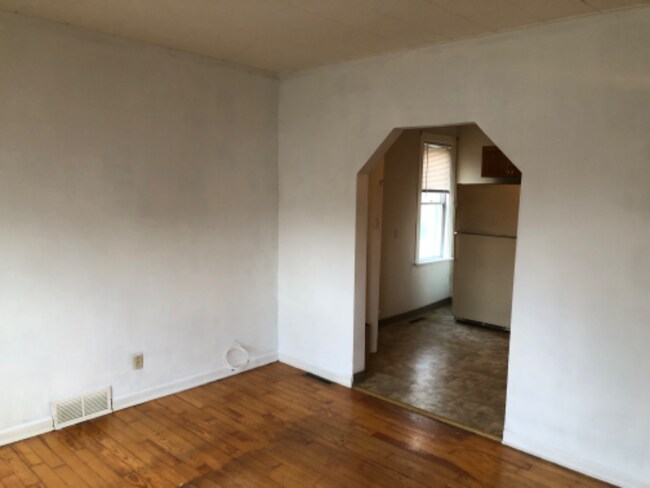 Building Photo - 136 Sawyer Ave