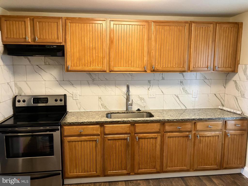 Building Photo - 9222 Byrd Dr