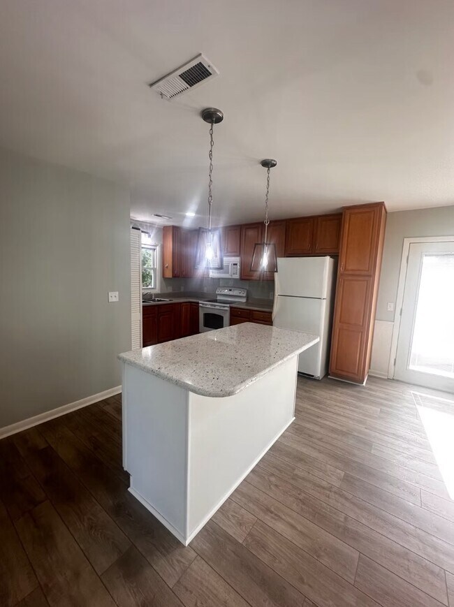 Foto del edificio - 113 N Crestwood Dr