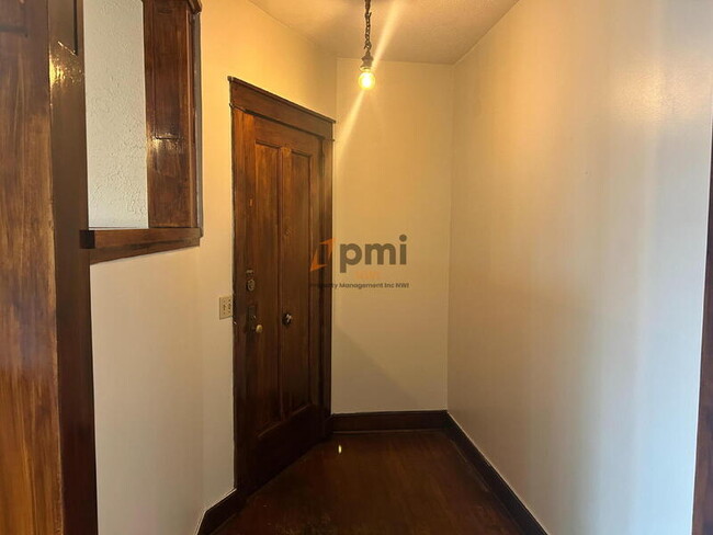 Foto del edificio - 710 Perry St