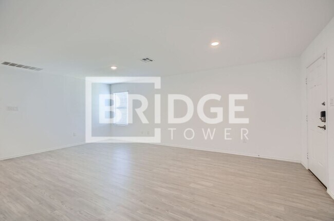 Building Photo - 13835 Llama Pl