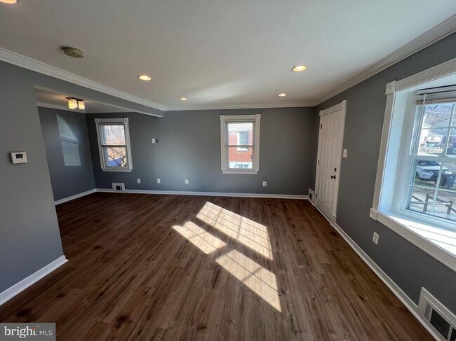 Foto del edificio - 5804 Shoshone Dr