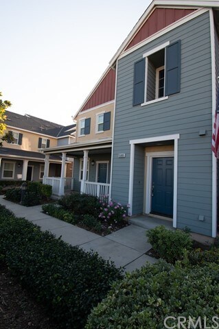 Building Photo - 15885 Fountain Ln