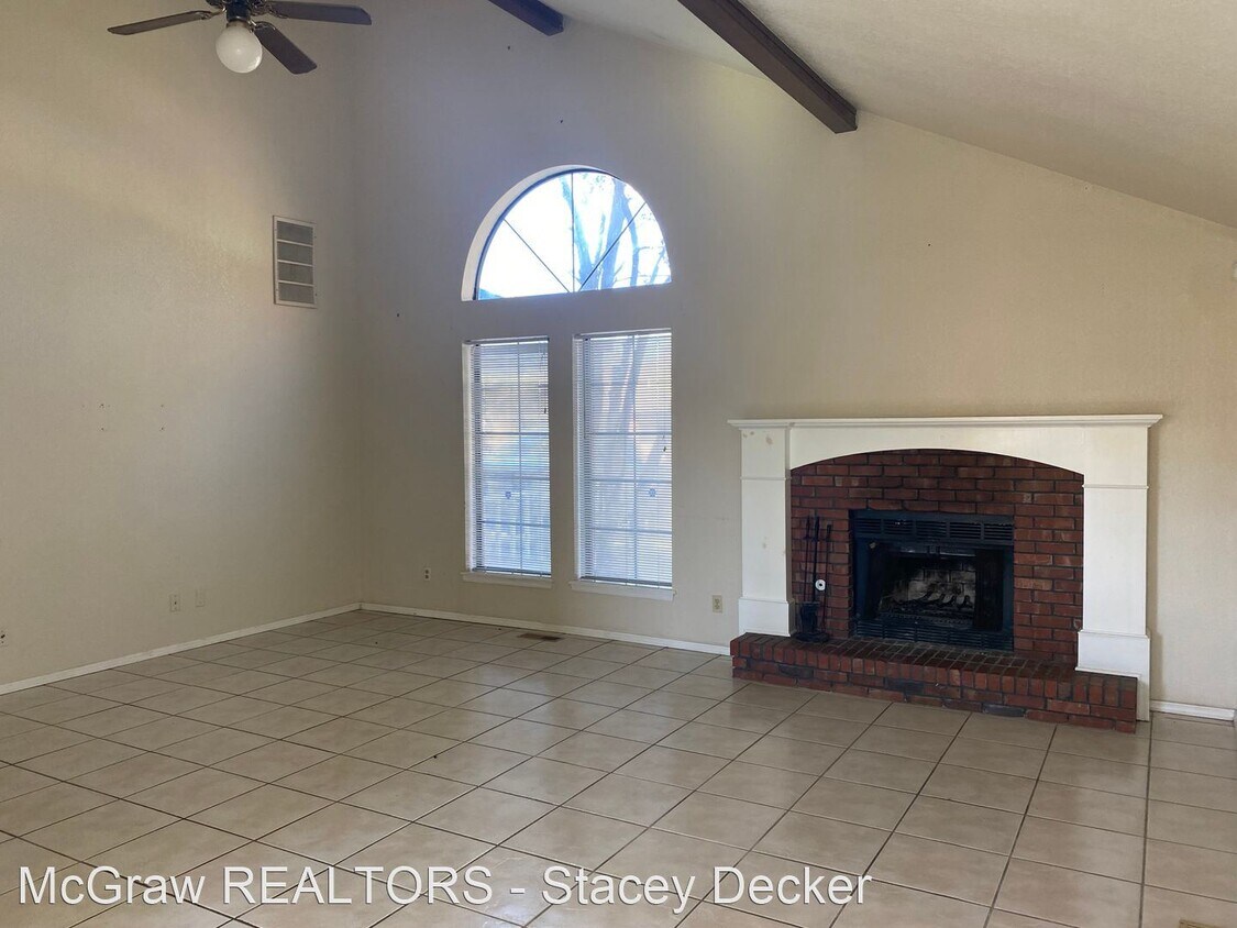 Building Photo - 3 br, 2 bath House - 10908 E. 68th St.