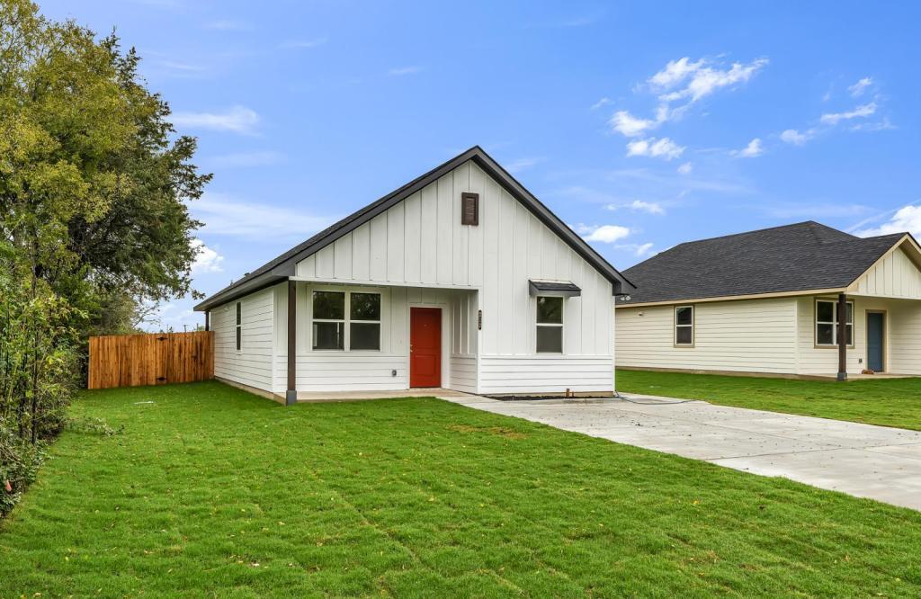 307 W Martin Luther King St House Rental in Caldwell, TX