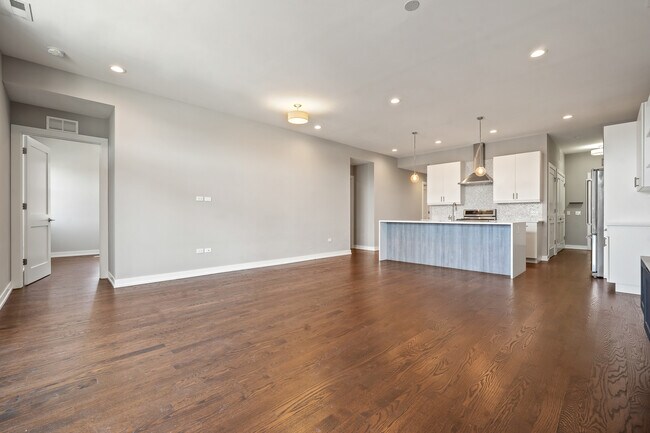 Foto del edificio - 1841 N California Ave