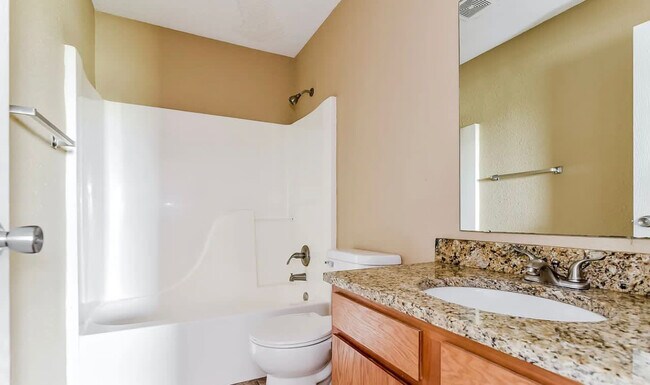 Foto del edificio - 2736 Woodfield Blvd