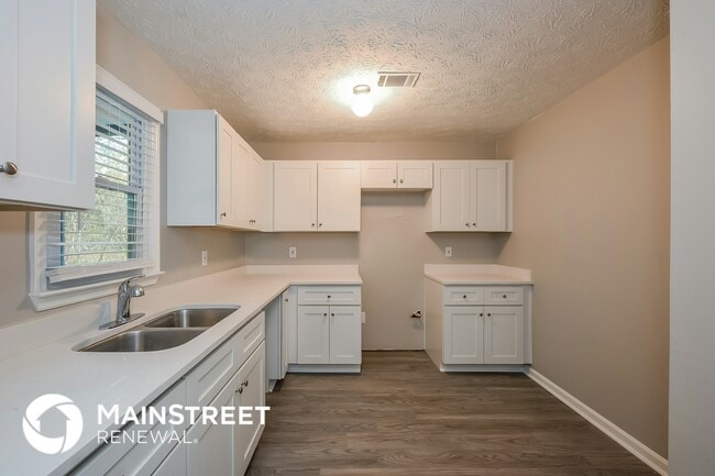 Building Photo - 5720 Twain Dr