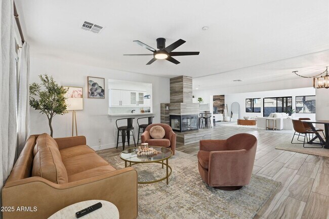 Foto del edificio - 8614 E Jackrabbit Rd