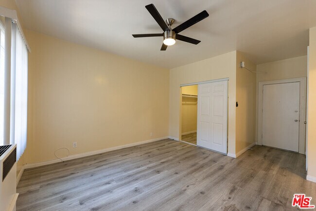 Foto del edificio - 946 S Burlington Ave