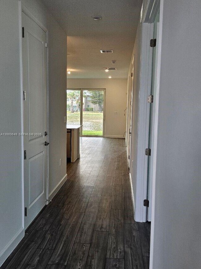 Foto del edificio - 5859 Shining Sea Ct