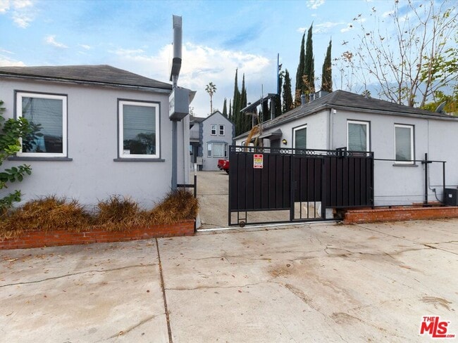 Building Photo - 11472 Ventura Blvd