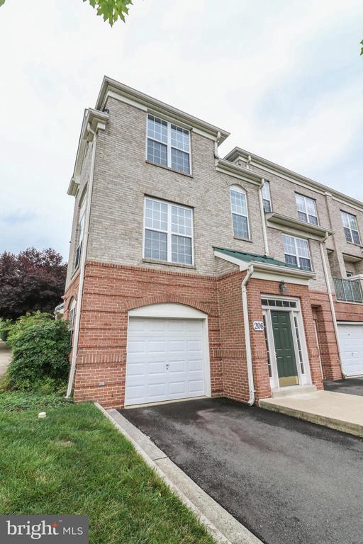 Building Photo - 12180 Abington Hall Pl