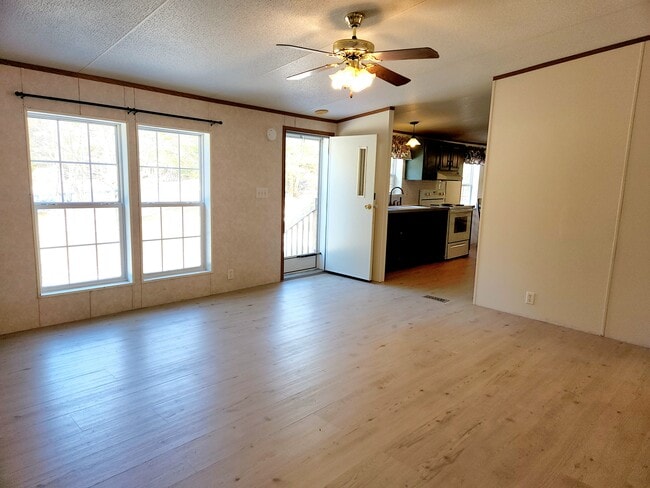 Building Photo - 25 Blueberry Ln