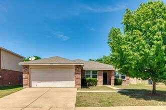 Building Photo - 8933 Preakness Cir