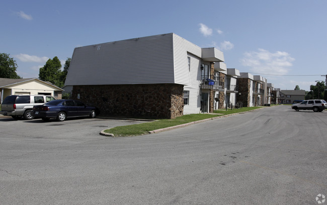 Building Photo - Peoria Gardens Apartments