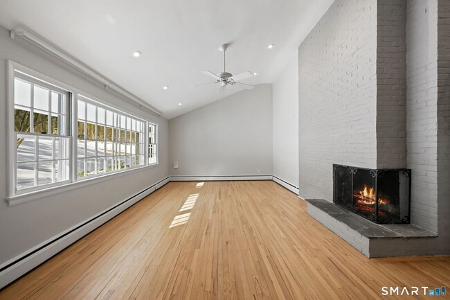 Building Photo - 75 Rivergate Dr