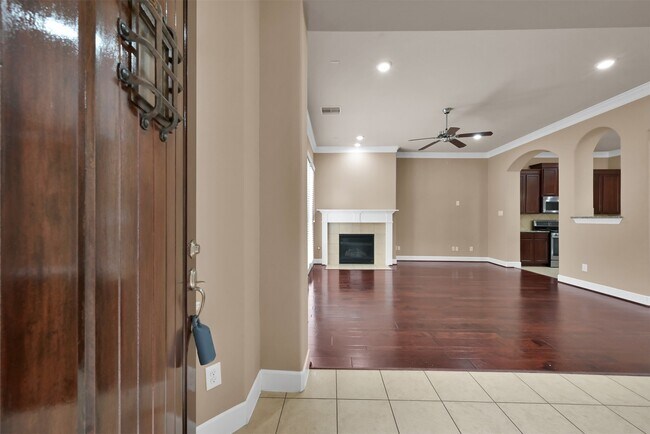 Building Photo - 14546 San Pietro Dr