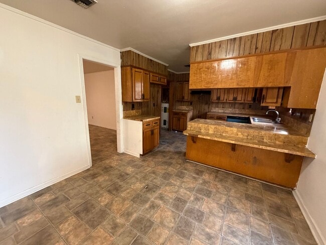 Building Photo - COMING SOON in Sunset!