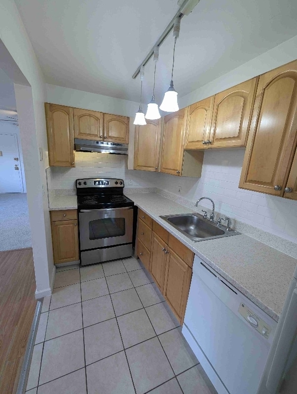 Building Photo - 4 White Gate Rd