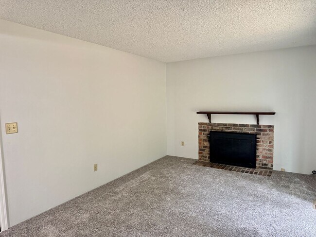 Foto del edificio - 13617 SE Fairwood Blvd