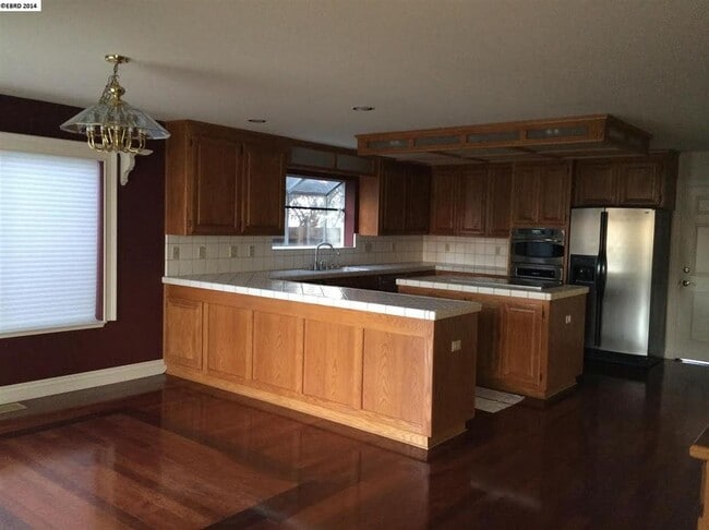 Foto del edificio - 5650 Edgeview Dr