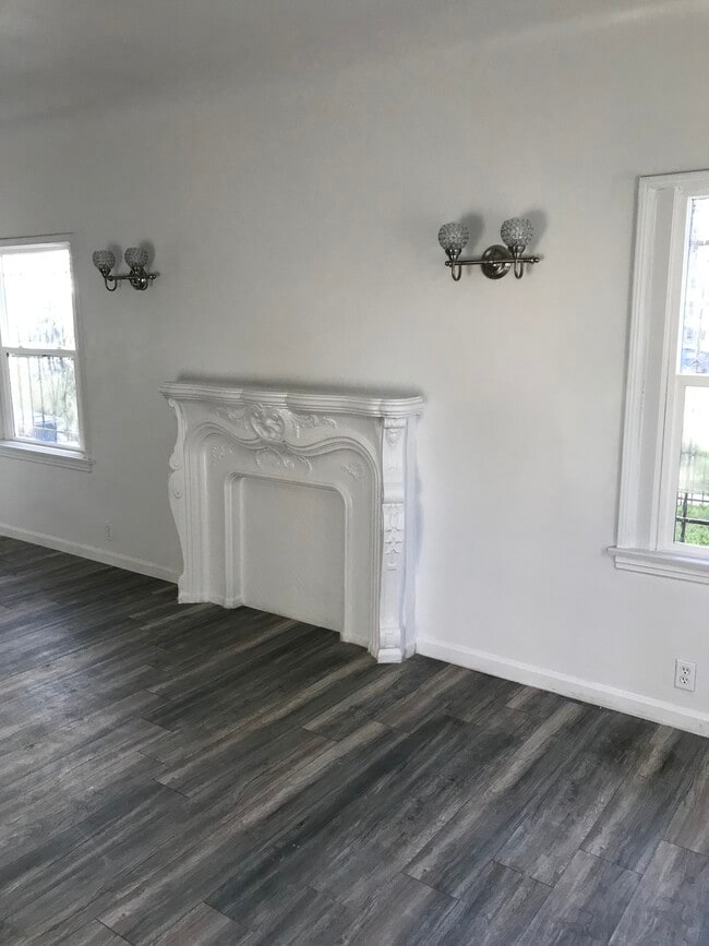 Building Photo - 4120 Halldale Ave