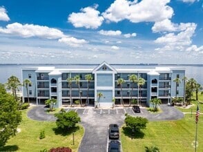 Building Photo - 1750 Jamaica Way