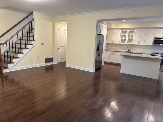 Building Photo - 200 Laird Ave