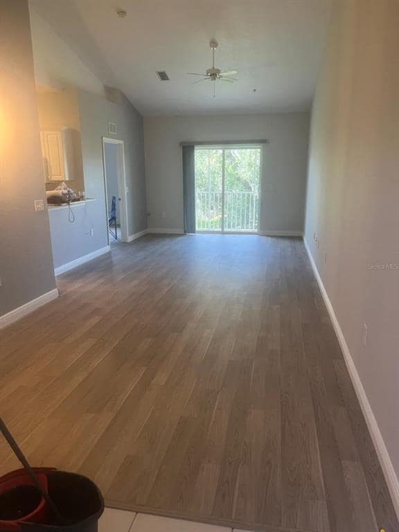 Foto del edificio - 3962 Mediterranea Cir
