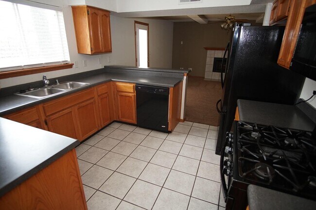 Building Photo - 6521 Dakota Ridge Dr