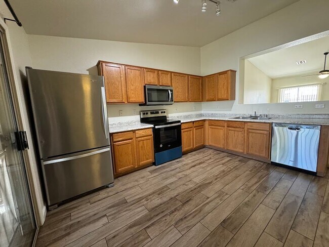 Foto del edificio - 17701 N Woodrose Ave
