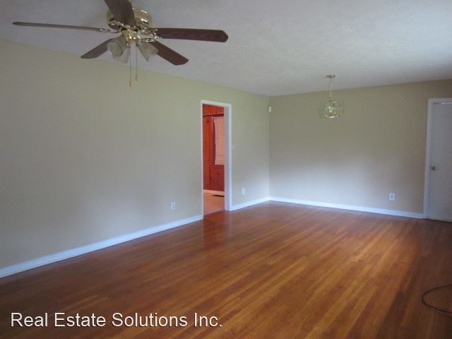 Building Photo - 4 br, 2 bath House - 1807 Camellia Lane