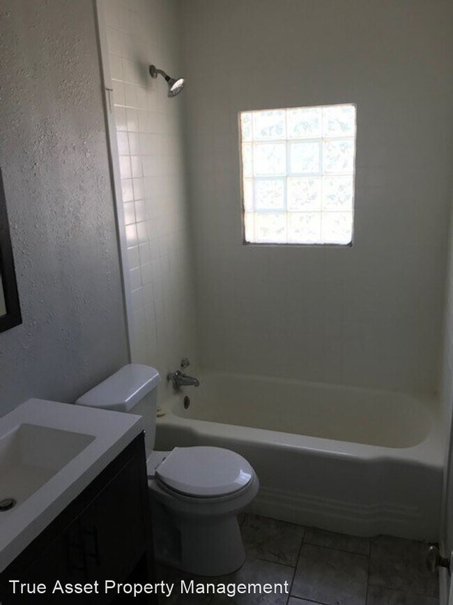 Building Photo - 1 br, 1 bath House - 3715 23rd St REAR