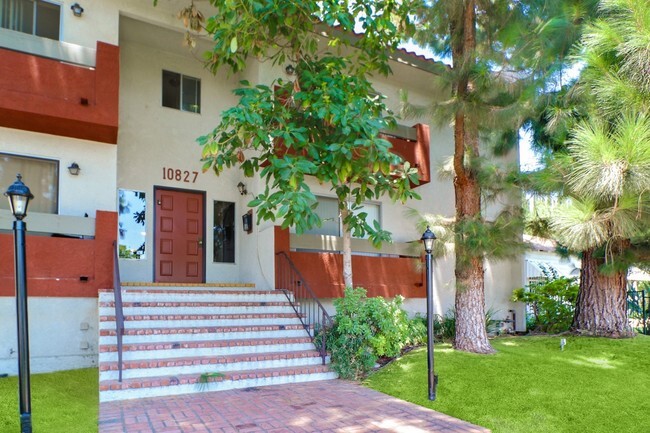 Foto principal - 10827 Morrison St