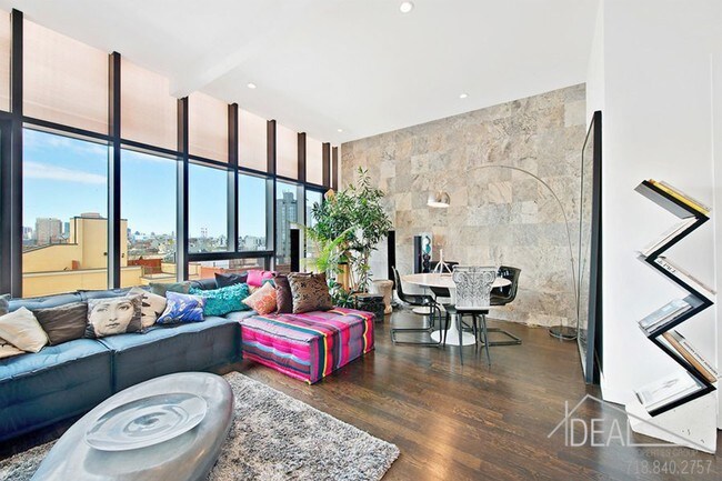 Building Photo - Penthouse 2 Bedroom Condo in Greenpoint