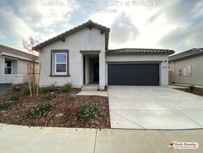 Building Photo - 4197 Crossroads Wy