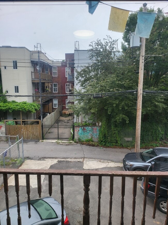 Photo du bâtiment - 4831 Rue Saint-Urbain