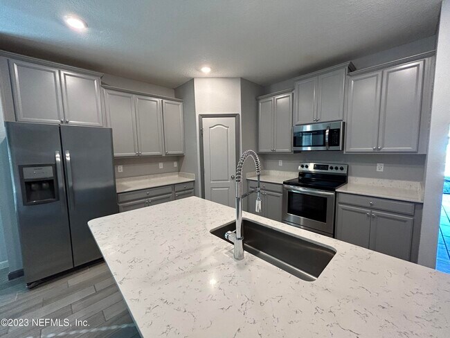 Foto del edificio - 10229 Powell Creek Ct