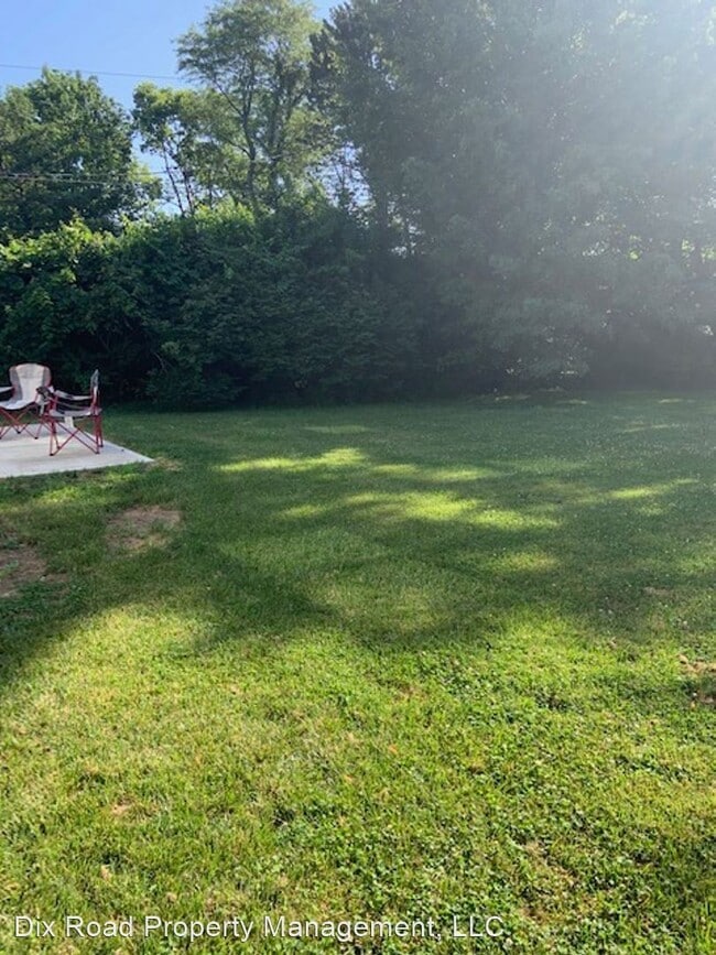 Building Photo - 4 br, 2.5 bath House - 121 Whisman Drive,