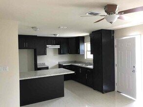 Building Photo - 1909 Kelly St