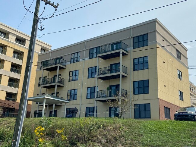 Foto del edificio - 1029 University Ave