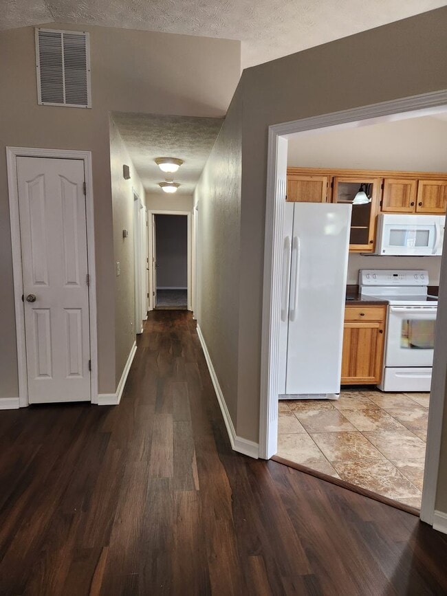 Building Photo - Beautiful Ranch Home