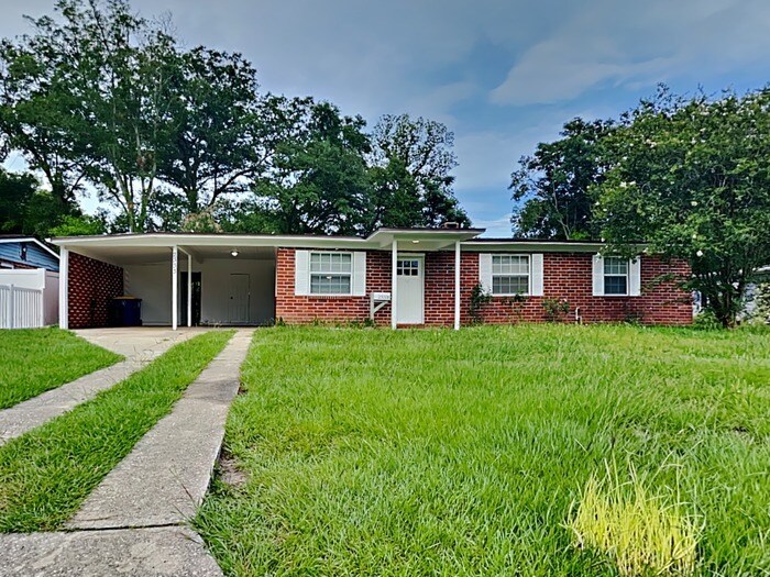 Foto principal - 2333 Maple Leaf Dr E